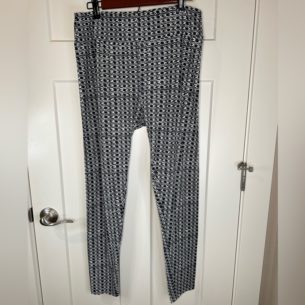 LuLaRoe Gray and Black Patterned Leggings
